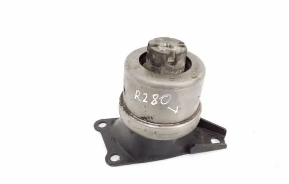 Volkswagen Transporter - Caravelle T5 Engine mount bracket