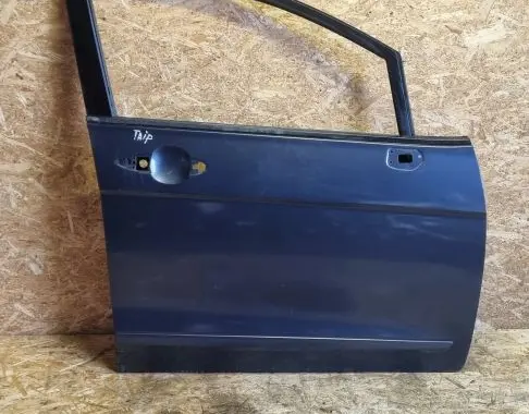 Honda FR-V Front door