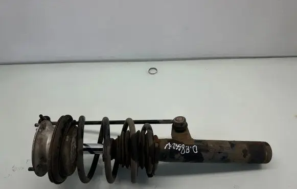 BMW 5 E60 E61 Front shock absorber with coil spring 6786518 E60V009BX 31316786518
