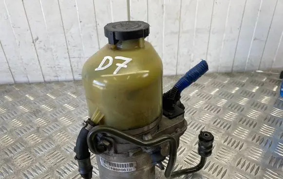 Opel Zafira B Power steering pump 1040085003094