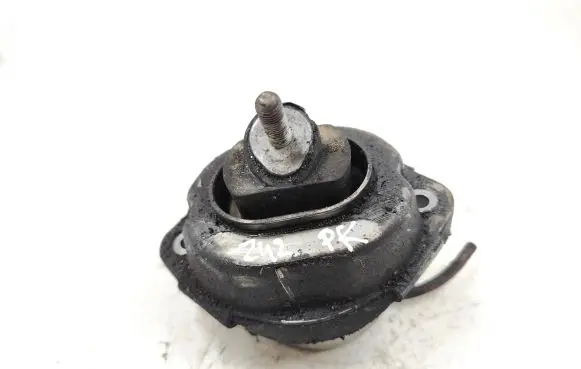 BMW X5 E53 Engine mount bracket 675844401
