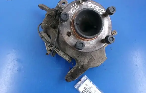 BMW 5 E39 Front wheel hub spindle knuckle