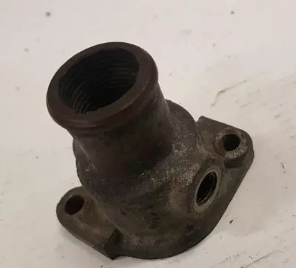 Volkswagen Scirocco Engine coolant pipe/hose 068121145