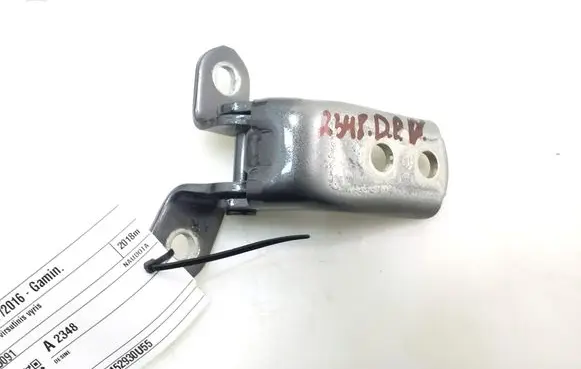 Toyota C-HR I Front door upper hinge 687100D091
