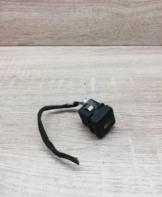 BMW 5 E39 Central locking switch button 8360828