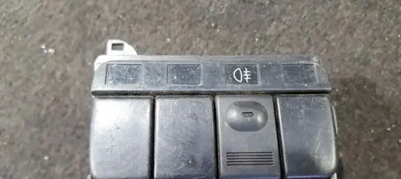 Fog light switch