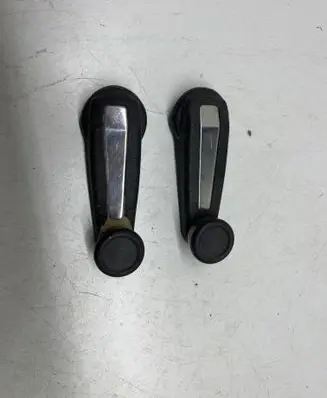BMW 5 E28 Rear door window winding handle 51321875839