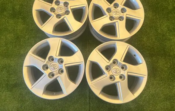 Toyota Auris E180 R15 alloy rim 