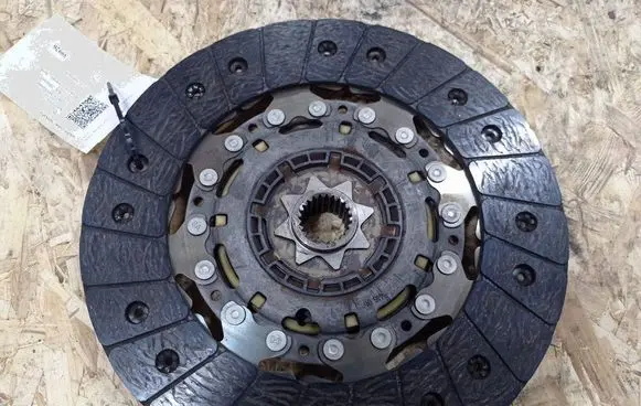 Opel Astra H Clutch pressure plate 324055810 LUK