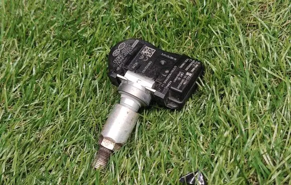 Hyundai i30 Tire pressure sensor 529333N100 529332M650