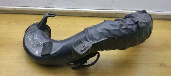 Hyundai Santa Fe Air intake hose/pipe 282122B100