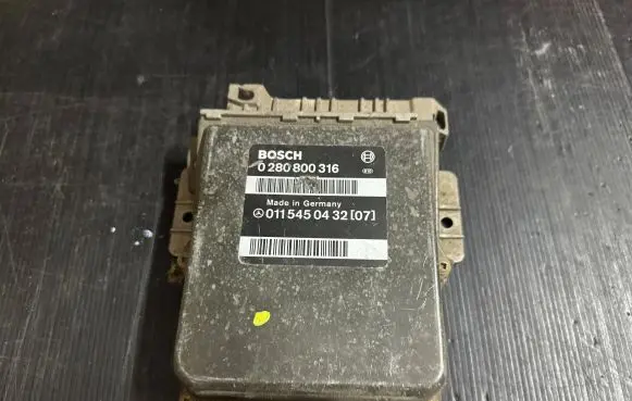 Mercedes-Benz 190 W201 Engine control unit/module 0115450432 0280800316