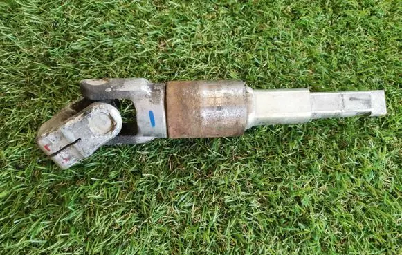 Volvo V70 Steering column universal joint