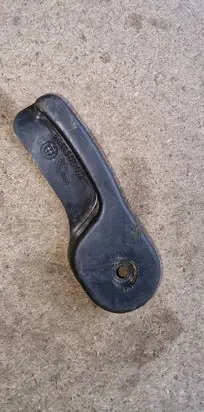 Engine bonnet (hood) release handle