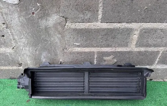 Volvo S60 Intercooler air guide/duct channel 