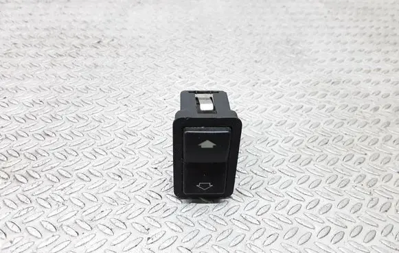 BMW 5 E39 Electric window control switch 8368974