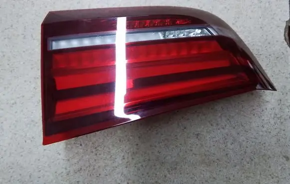 Tailgate rear/tail lights