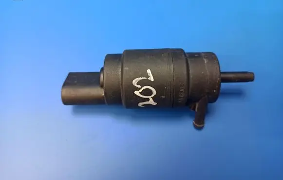 Mercedes-Benz E W210 Windscreen/windshield washer pump