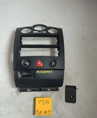 Renault Megane II Central console control unit 347386