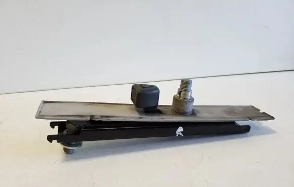 Iveco Daily 5th gen Seat belt adjustment rail 00039320 347000001