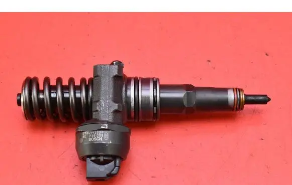 Volkswagen Golf IV Fuel injector 038130079BX