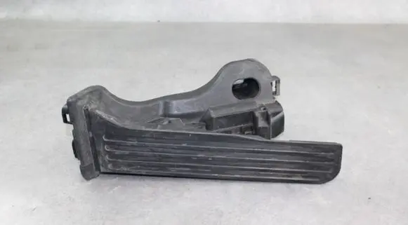 Volkswagen PASSAT CC Accelerator throttle pedal 1K1723503L