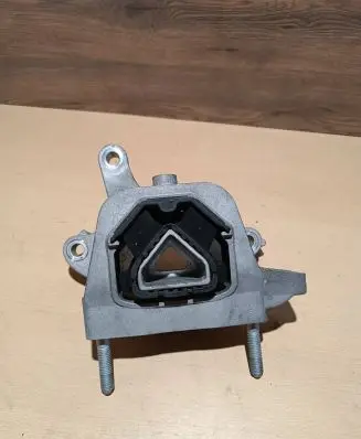 Citroen Berlingo Engine mount bracket 9826551380 V105030101