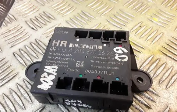Mercedes-Benz C W204 Door control unit/module 2048702626 A2048702626