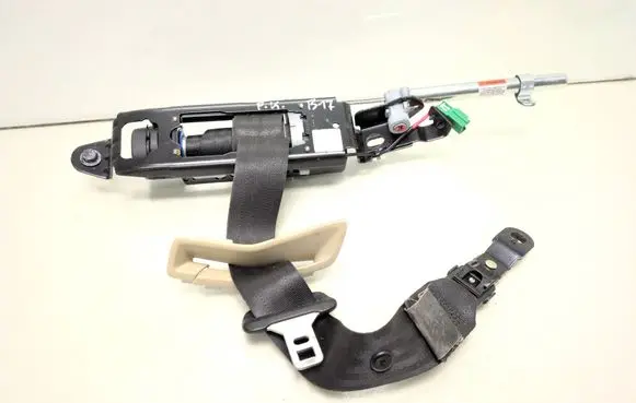 Volvo XC60 Front seatbelt 39813836 621626200A 6288179
