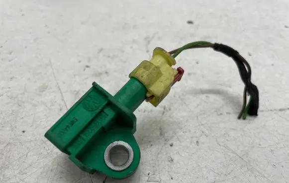 Volkswagen Golf VI Airbag deployment crash/impact sensor 5K0959351