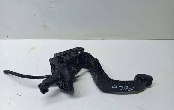 Volkswagen Polo VI Clutch pedal 2Q1721059