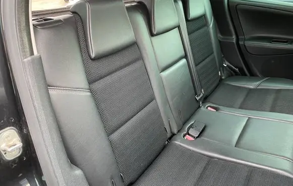 Peugeot 207 Second row seats