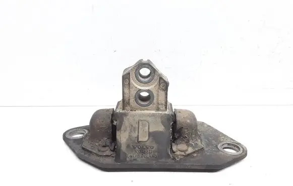 Volvo V70 Engine mount bracket 30748811