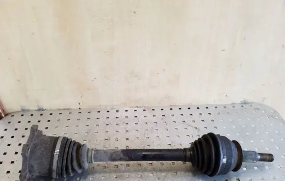 Nissan Pathfinder R51 Rear driveshaft