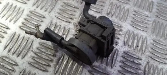 Volvo S40, V40 Turbo solenoid valve 4522371