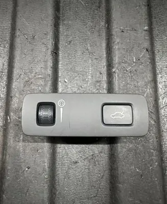 Volvo S90, V90 Tailgate opening switch 31443873