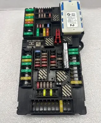 BMW 5 G30 G31 Fuse module 6837090 P00127004AQ