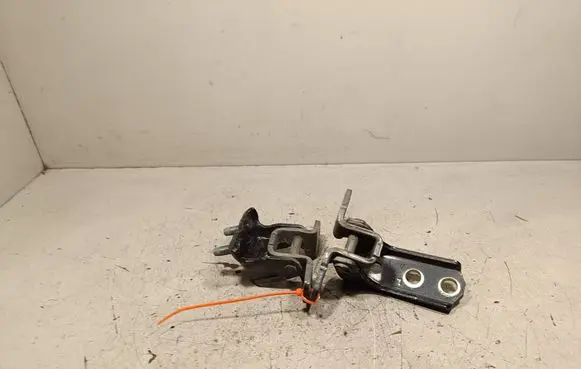 Rear door hinge set