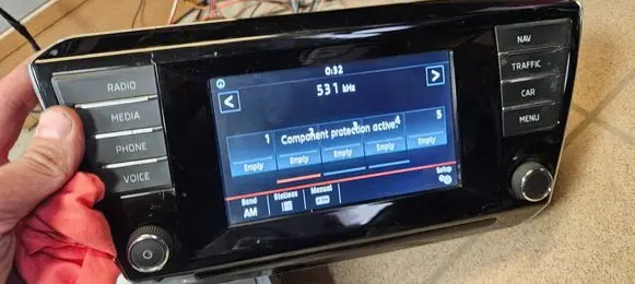 Skoda Superb B8 (3V) Screen/display/small screen 3V0919605A QFSD402B MIB2