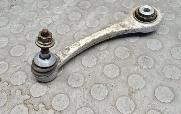Rear control arm