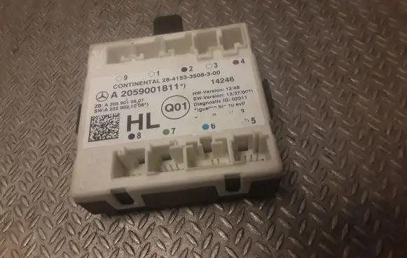 Mercedes-Benz C W205 Door control unit/module 2059001811 A2059001811