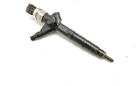 Nissan Almera Tino Fuel injector AW400AW4
