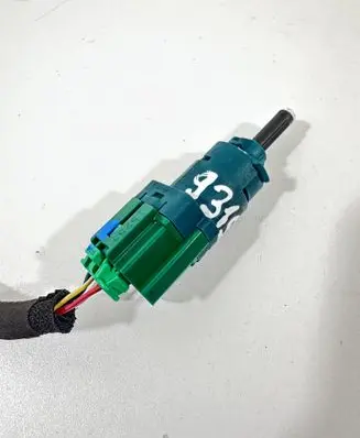 Peugeot 308 Brake pedal sensor switch 9804869480