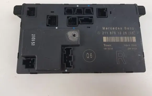 Mercedes-Benz E W211 Door control unit/module 2118701026