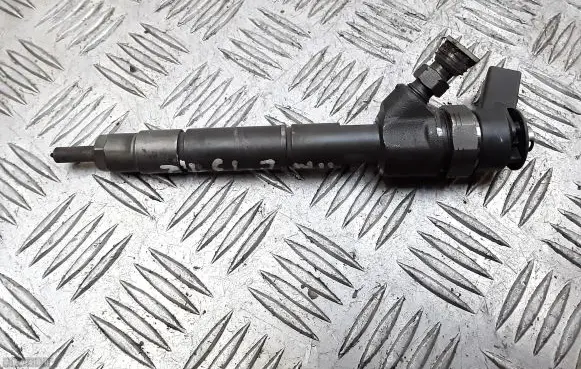 Mercedes-Benz B W245 Fuel injector 0445110378