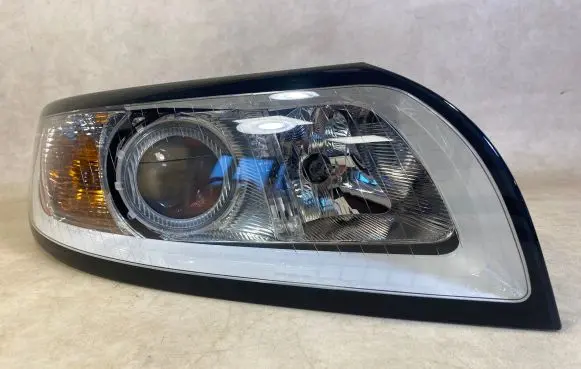 Volvo S40 Headlight/headlamp 31299584