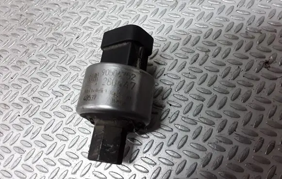 Opel Vectra B Air conditioning (A/C) pressure sensor 90506752
