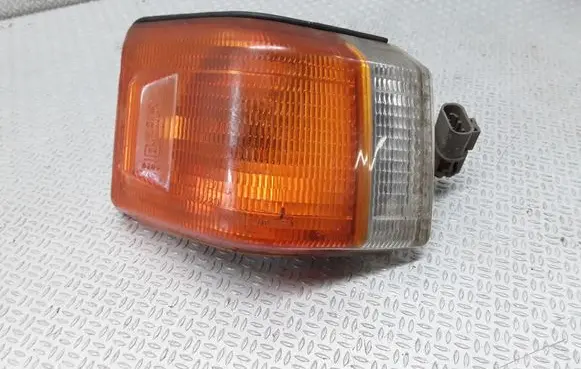 Nissan Sunny Front indicator light