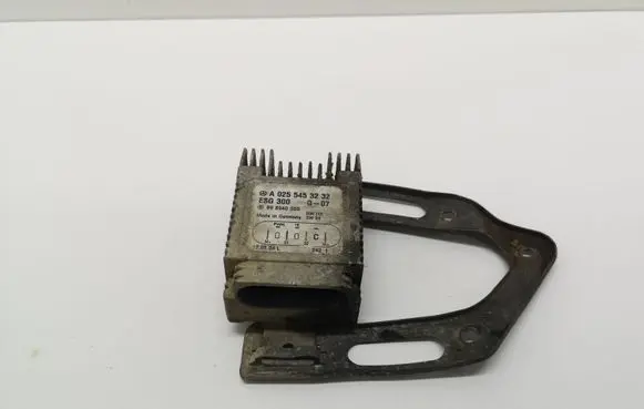Coolant fan relay