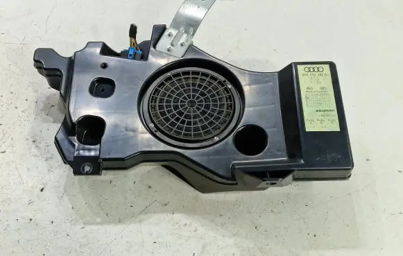Audi A3 S3 A3 Sportback 8P Subwoofer speaker 8P4035382D 7606500251